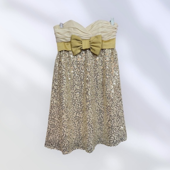 Betsey Johnson Dresses & Skirts - Betsey Johnson Sz 2 Gold/Cream Sweetheart Neck Sequined Party Prom Ball‎ Dress